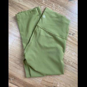 Lululemon Wunder Train High Rise Crop 21”
